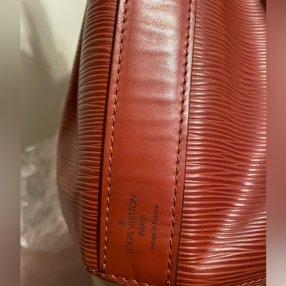 LOUIS VUITTON Authentic 
Beautiful Sac Depaule EPI LUXURY bag Like New ! ❤️ - Picture 9 of 9